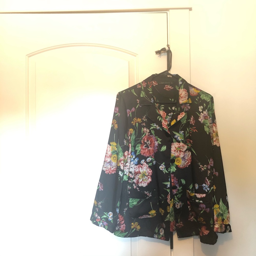 Zara Black Floral Cardigan Size Small